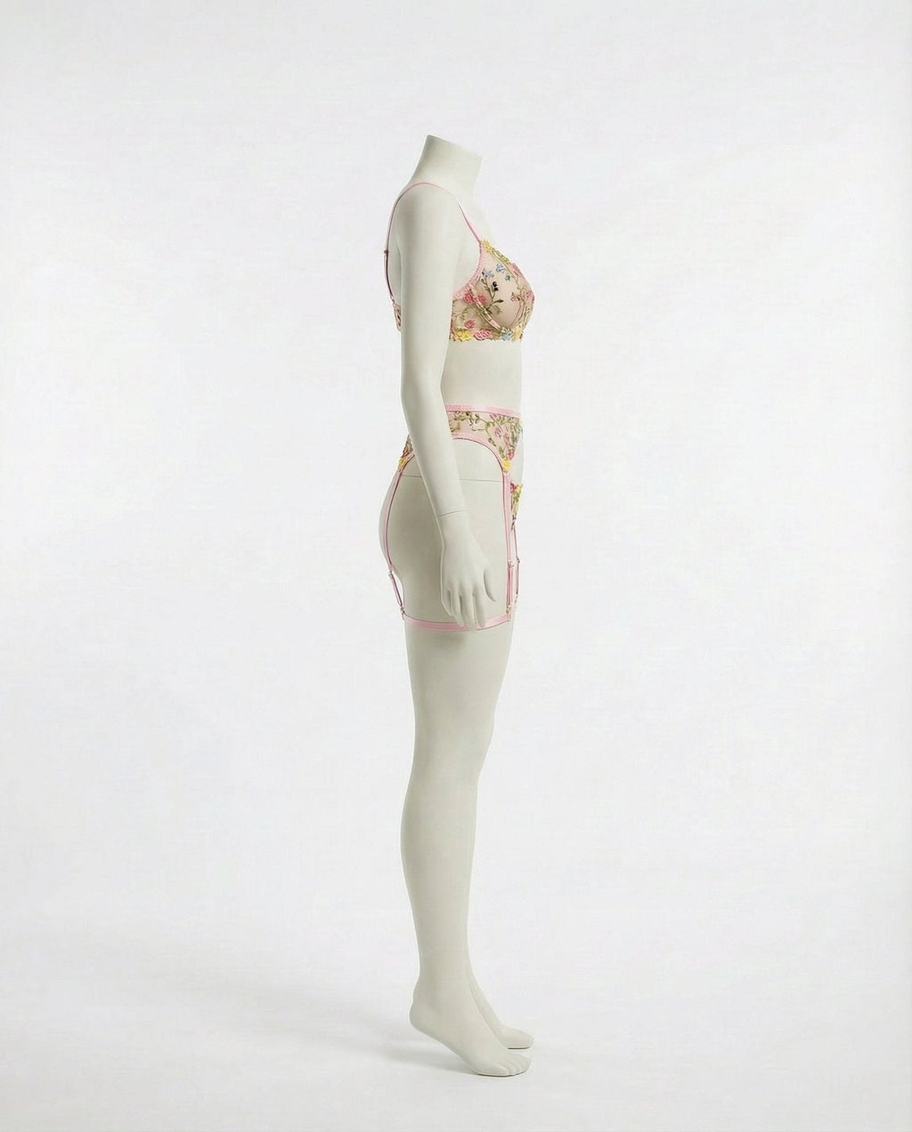 Floral Embroidered Lingerie Set: Comfort meets elegance - AR UNIVERSALAR UNIVERSALLingerie SetLingerie Set