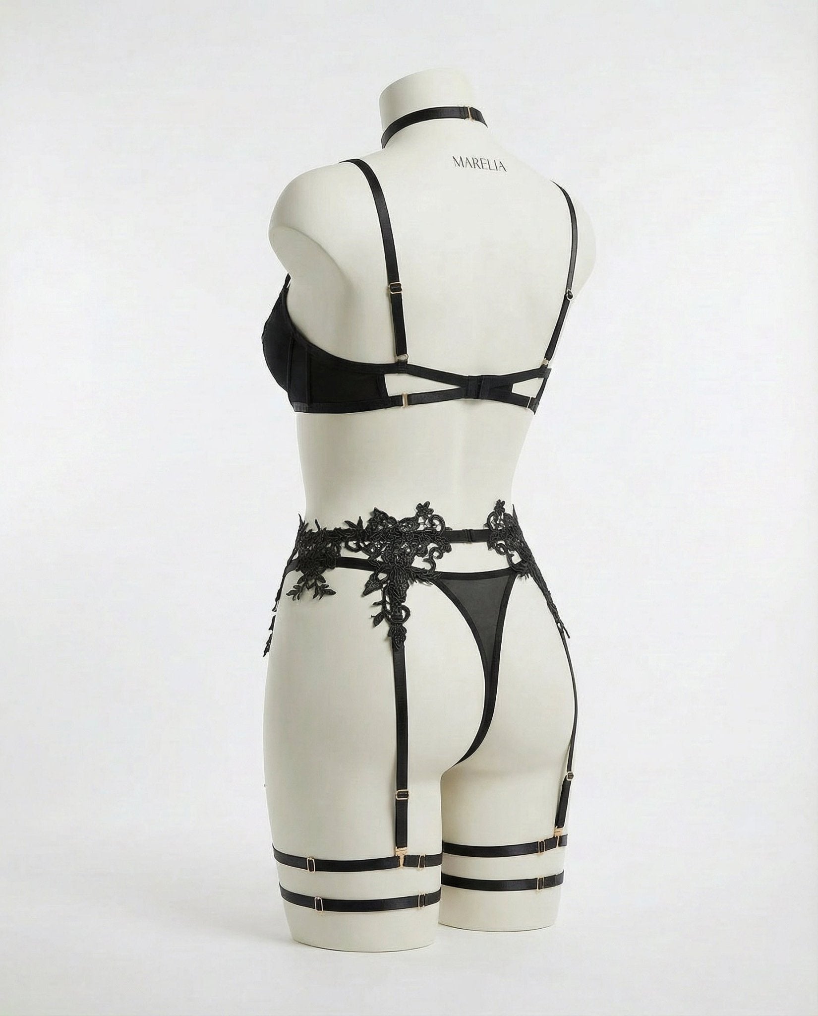 Lace Appliqué Bra G - String And Suspender Set - AR UNIVERSALghntshLingerie Set