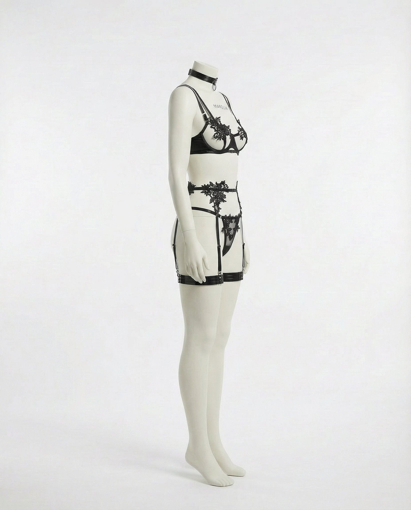 Lace Appliqué Bra G - String And Suspender Set - AR UNIVERSALghntshLingerie Set